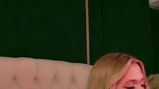 Snapshot of Beckie_White chatting on 23, 5, 2026 Beckie White online show from 23, 5, 2026