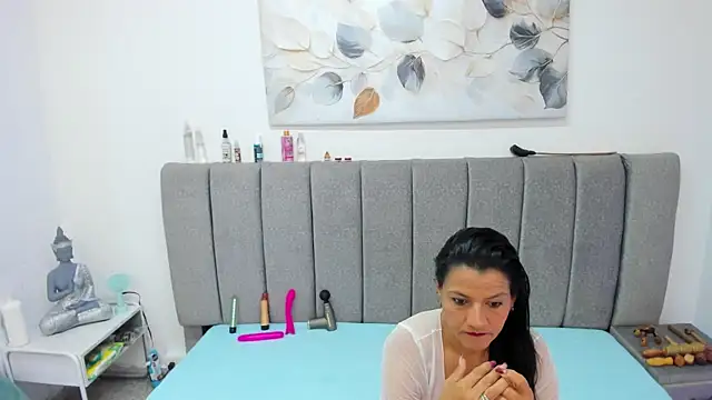 Giselle James online show from 21, 3, 2026