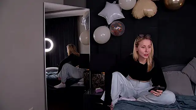 LovelyMiley online show from 18, 3, 2026