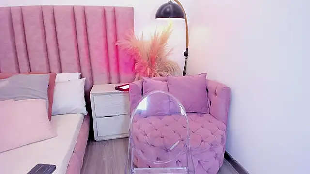 im lily  online show from 13, 5, 2026