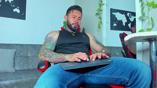 Alessrose online show from 10, 5, 2026