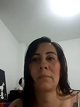 Sophie Tyler online show from 29, 4, 2026