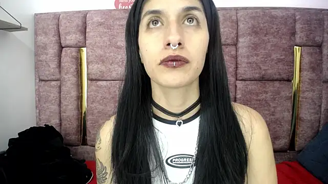 FRANCESCA LOVE  online show from 7, 6, 2026