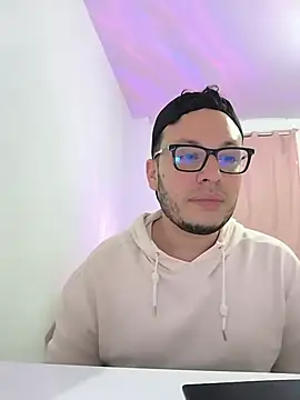 KyleeDevil online show from 6, 2, 2026