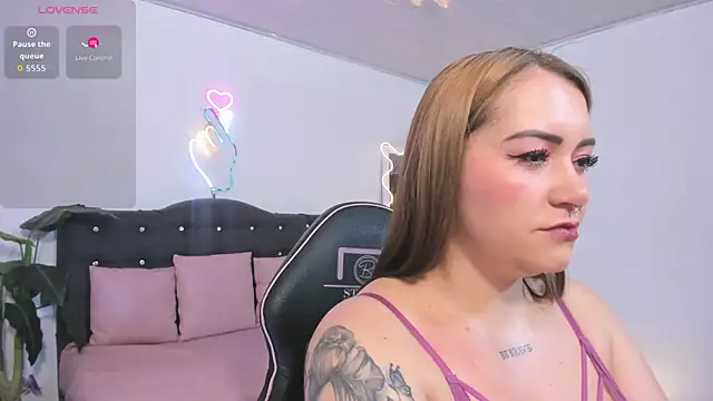 LUNAKITTY TAY online show from 23, 6, 2026