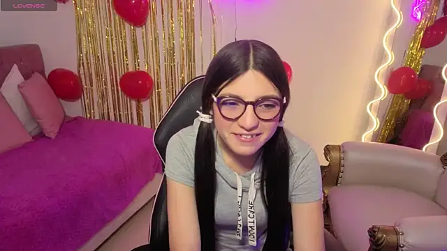 MAHYRA TAY online show from 19, 2, 2026