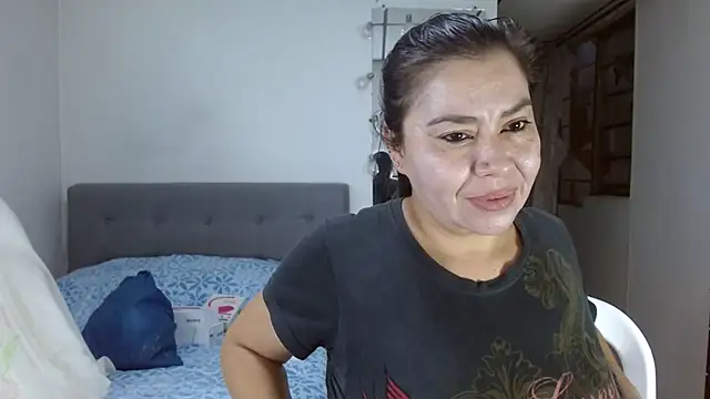 Snapshot of Karo_sexy chatting on 4, 10, 2025 Karo sexy online show from 4, 10, 2025