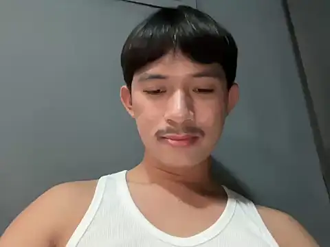 Snapshot of Sweetguy_102103 chatting on 6, 2, 2026 Sweetguy 102103 online show from 6, 2, 2026