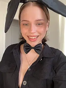  luna fox  online show from 1, 4, 2026