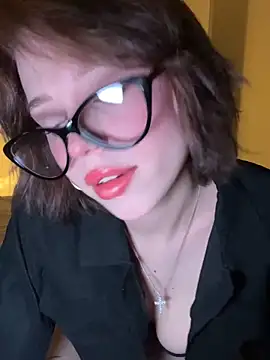  luna fox  online show from 2, 4, 2026