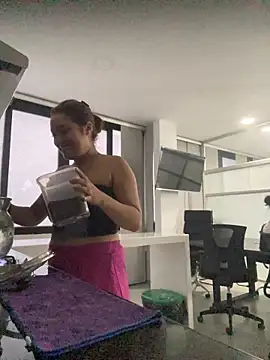 Emily Harpeer online show from 22, 2, 2026