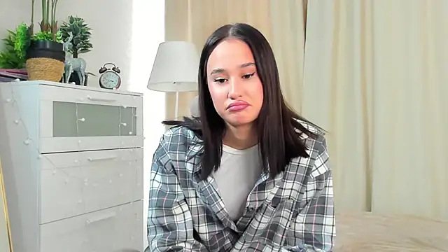 ShannaRhatigan online show from 9, 2, 2026