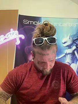 Snapshot of Smokebluntafterblunt chatting on 2, 6, 2026 Smokebluntafterblunt online show from 2, 6, 2026