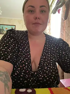 Mommy-girl-Lola online show from 9, 5, 2026