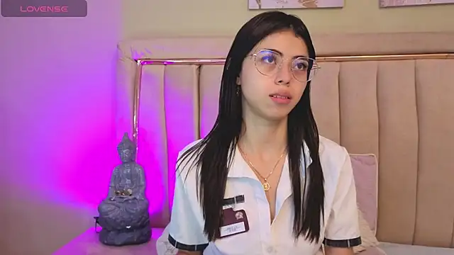 Mia Naive online show from 9, 5, 2026