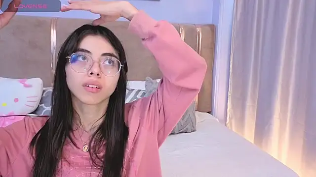 Mia Naive online show from 16, 6, 2026