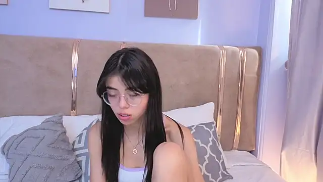 Mia Naive online show from 18, 6, 2026