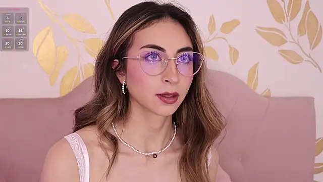 Snapshot of EmmaClark__ chatting on 6, 3, 2026 EmmaClark online show from 6, 3, 2026