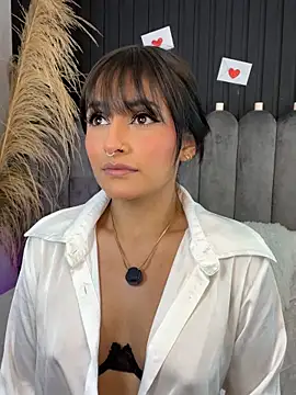 Nanda vixen  online show from 15, 2, 2026