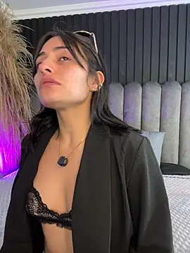 Nanda vixen  online show from 13, 5, 2026