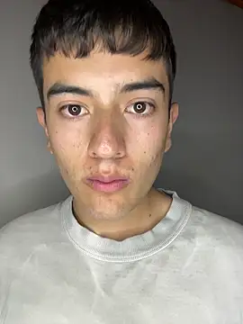 XMaxLive online show from 8, 2, 2026