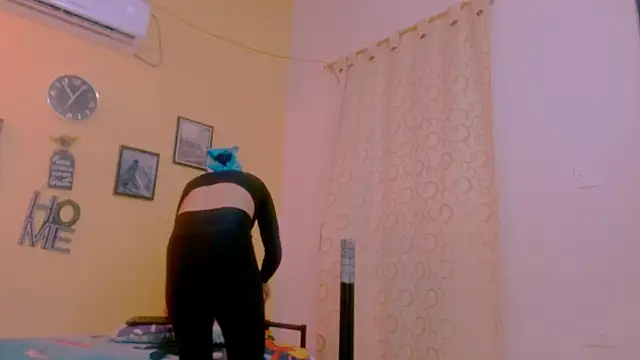 sexiempoderada18 online show from 18, 2, 2026