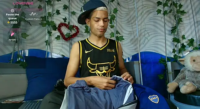 ItsZairen online show from 25, 2, 2026