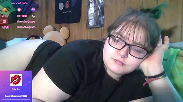 Snapshot of thatskarma chatting on 8, 3, 2026 thatskarma online show from 8, 3, 2026