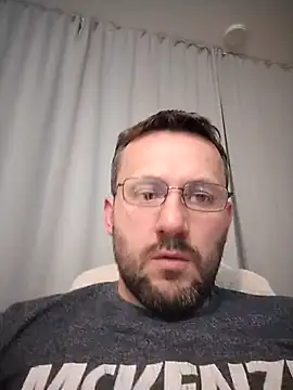 Snapshot of defaktor chatting on 2, 4, 2026 defaktor online show from 2, 4, 2026