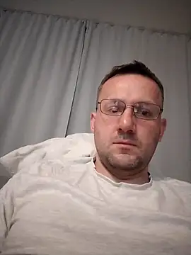 Snapshot of defaktor chatting on 4, 4, 2026 defaktor online show from 4, 4, 2026