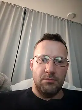 Snapshot of defaktor chatting on 5, 4, 2026 defaktor online show from 5, 4, 2026