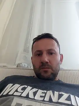 Snapshot of defaktor chatting on 23, 5, 2026 defaktor online show from 23, 5, 2026