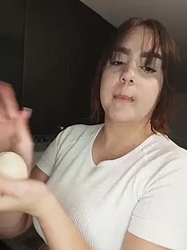 Snapshot of its_lauu_ chatting on 12, 3, 2026 its lauu online show from 12, 3, 2026