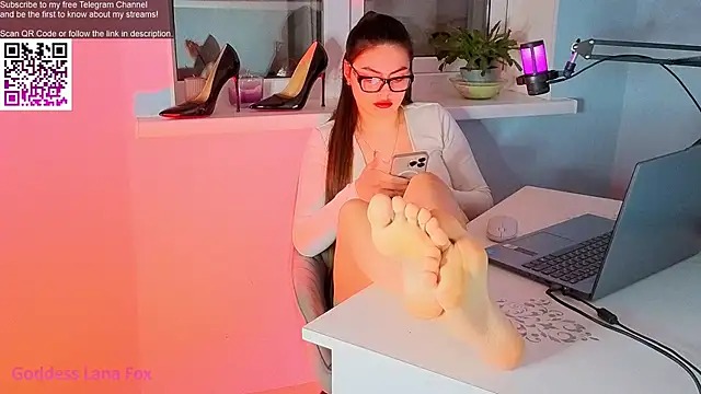 Snapshot of GoddessLanaFox chatting on 4, 3, 2026 GoddessLanaFox online show from 4, 3, 2026