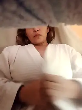 Snapshot of Lindagirlcum chatting on 7, 2, 2026 Lindagirlcum online show from 7, 2, 2026