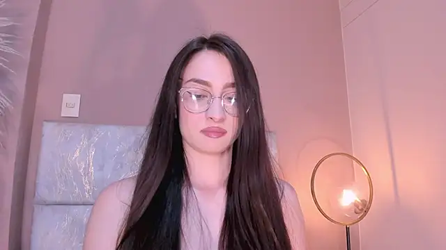 AndraCyruss online show from 11, 6, 2026