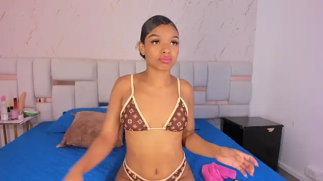 Snapshot of hermione_brown chatting on 3, 3, 2026 hermione brown online show from 3, 3, 2026