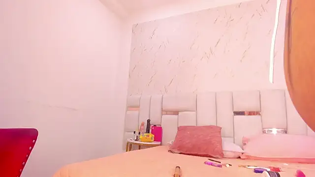 Snapshot of hermione_brown chatting on 1, 4, 2026 hermione brown online show from 1, 4, 2026