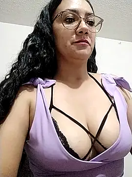 Snapshot of Salma-sweet chatting on 4, 3, 2026 Salma-sweet online show from 4, 3, 2026