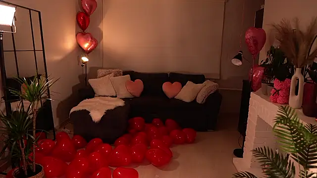 Snapshot of MissBlondz chatting on 15, 2, 2026 MissBlondz online show from 15, 2, 2026