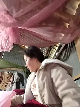 Yiyoongg online show from 9, 2, 2026