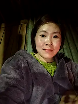 Yiyoongg online show from 22, 2, 2026