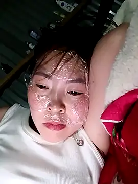 Yiyoongg online show from 19, 4, 2026