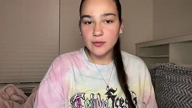 Snapshot of anitayurmoniii chatting on 4, 7, 2026 anitayurmoniii online show from 4, 7, 2026