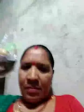 Snapshot of Loomaraj chatting on 13, 6, 2026 Loomaraj online show from 13, 6, 2026