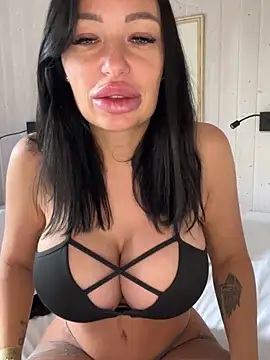 SaraHotDiamond xoxo online show from 7, 4, 2026