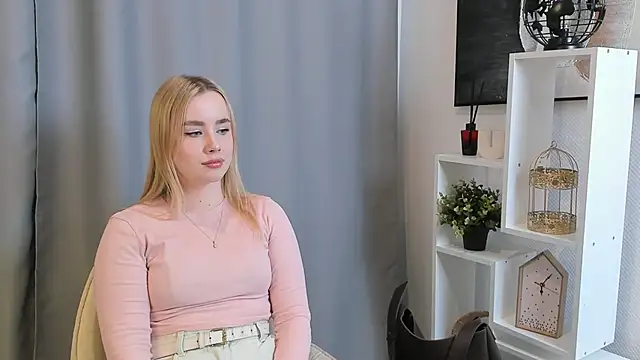 IvetteLabore online show from 9, 2, 2026