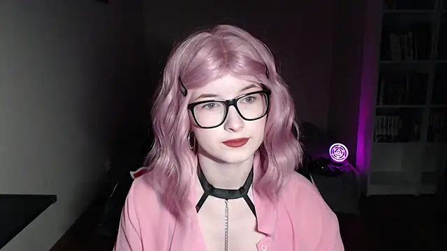 LunaXcherry online show from 4, 3, 2026