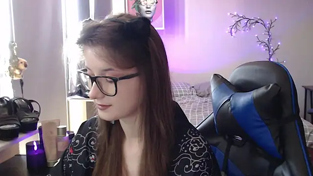 LunaXcherry online show from 10, 5, 2026