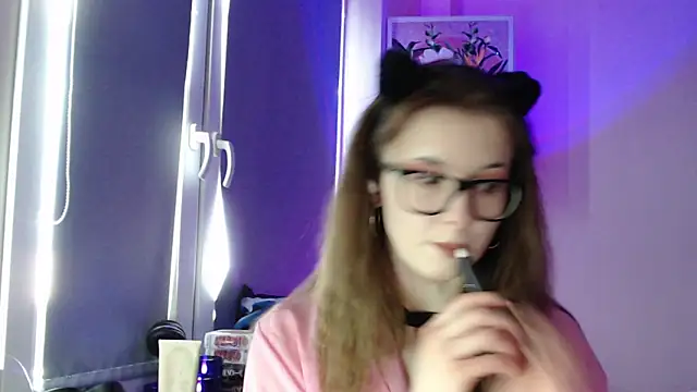 LunaXcherry online show from 20, 5, 2026